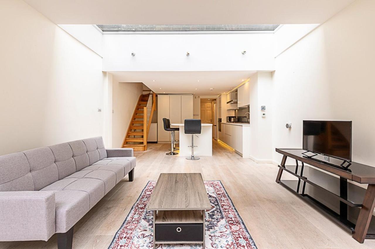 Сasa de vacaciones Chic 4-bed House, Camden, Londres